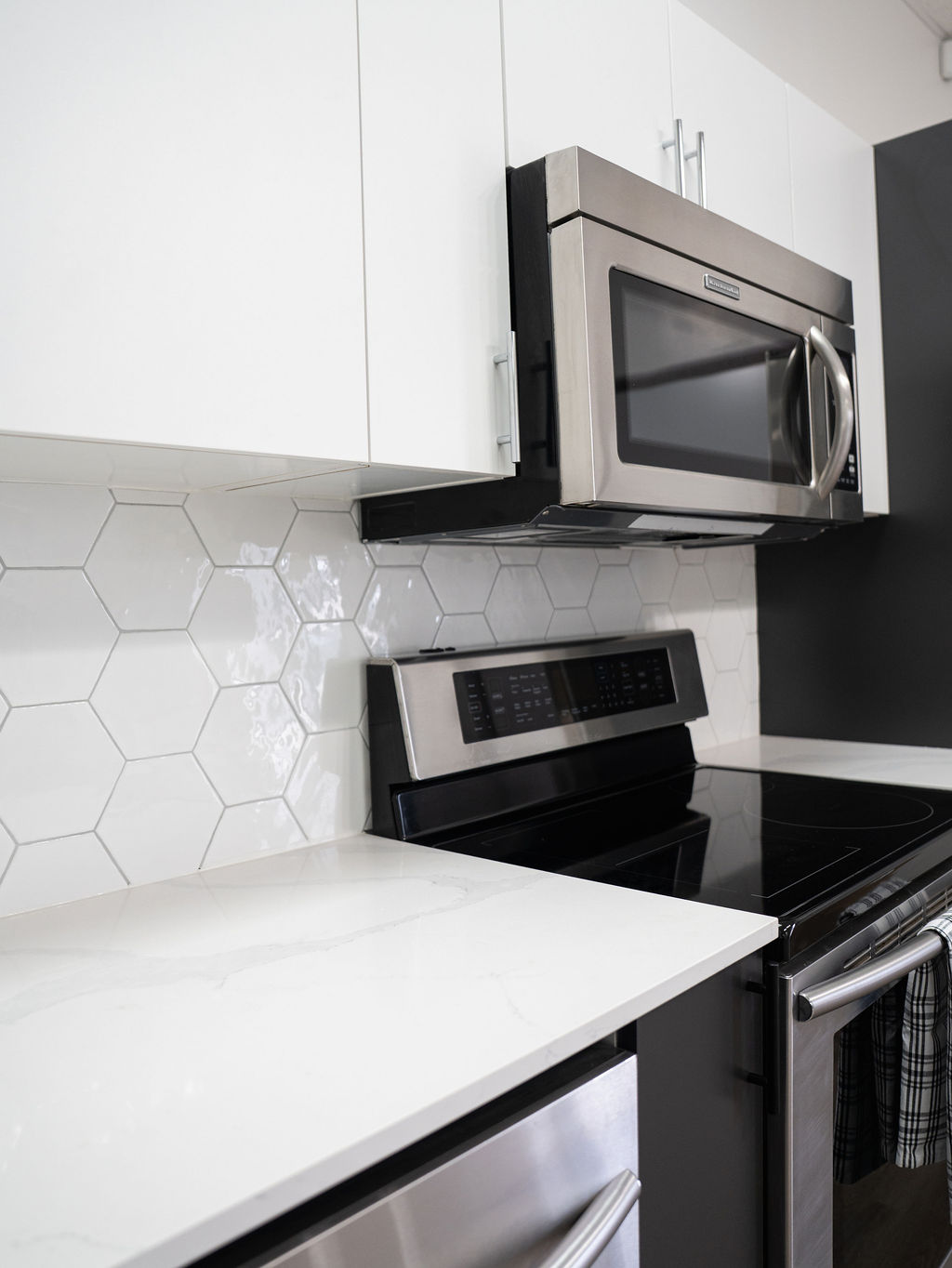 European Flat-Panel Slab Kitchen Cabinets