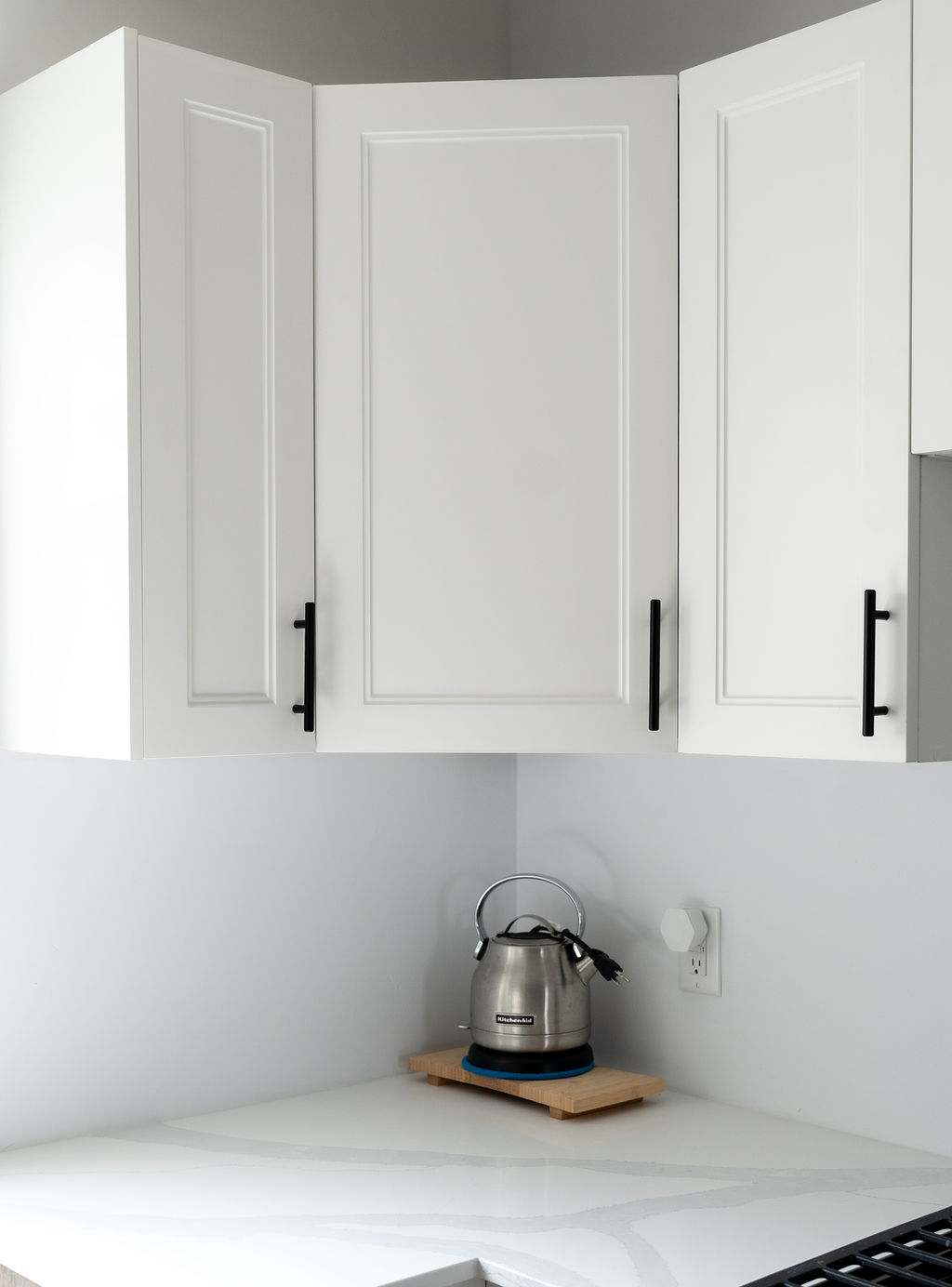 White Shaker cabinet door finish detail